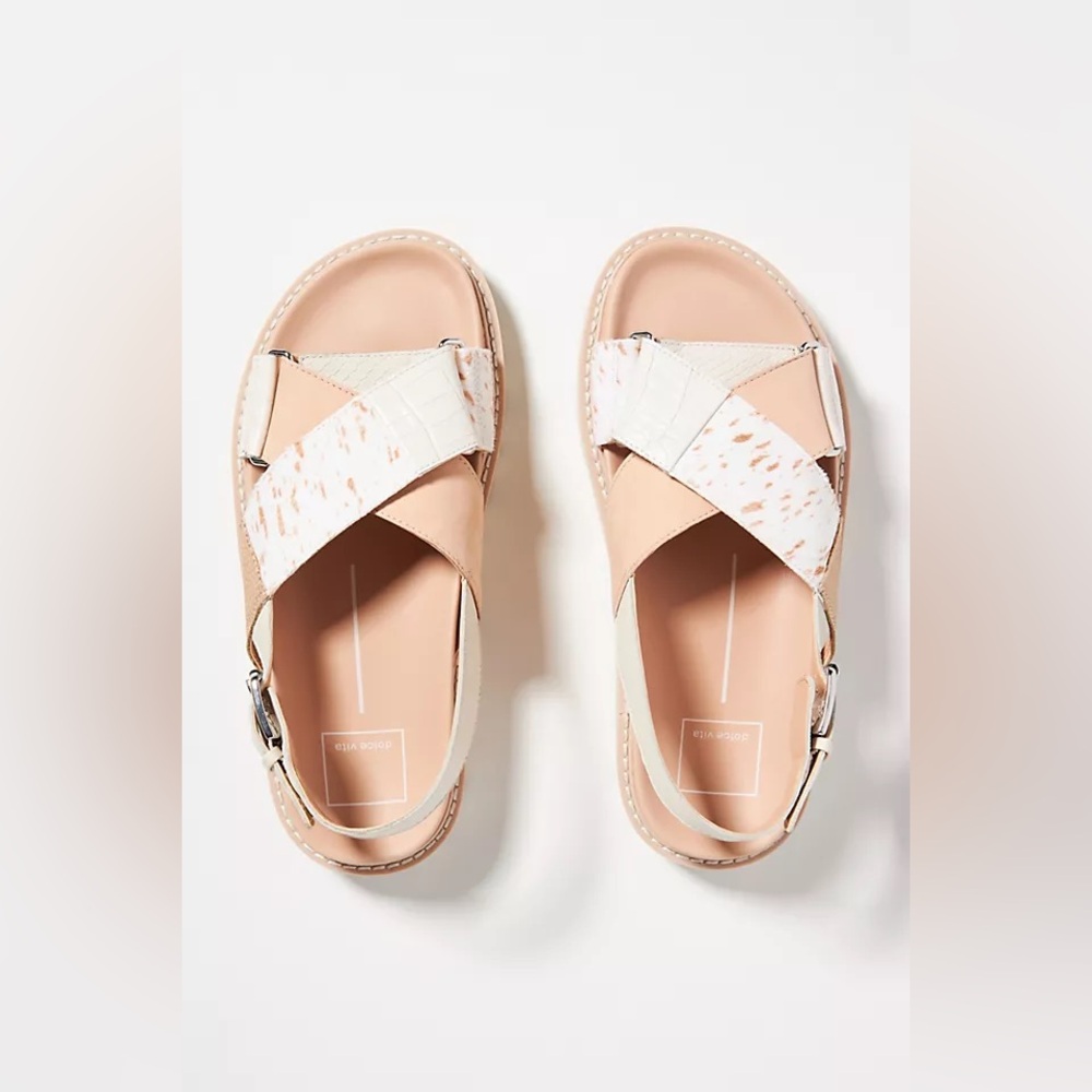 Dolce Vita EUC SIZE 9.5 Leather upper. Rubber soles